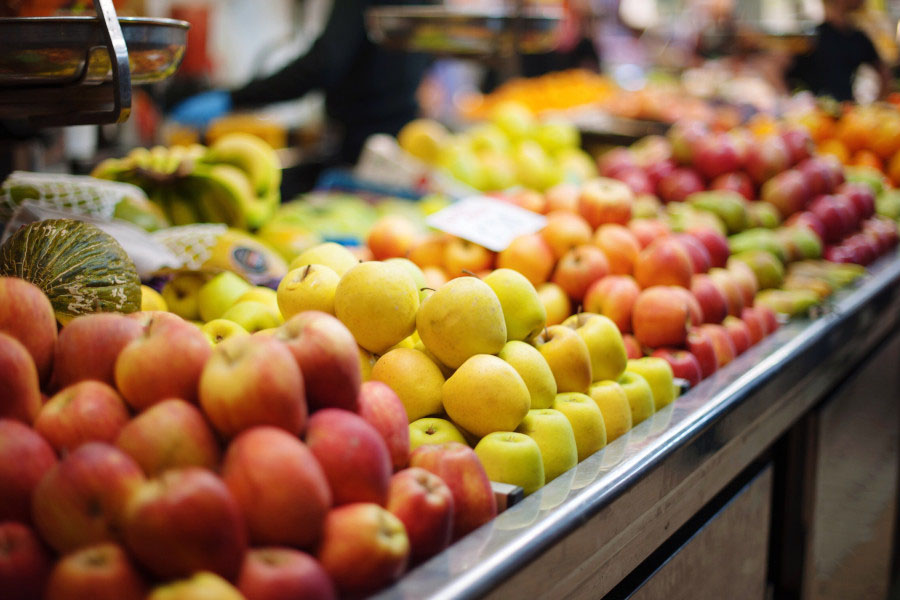 Obstabteilung im EDEKA Valentin